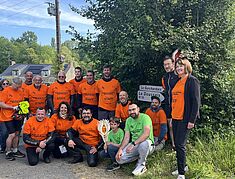 Association de moto "zone rouge" et "route 44" qui accompagnait les relayeurs tout au long du parcours - Agrandir l'image, .JPEG 3,8 Mo (fenêtre modale)