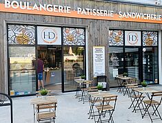 espace exterieur BOULANGERIE MOINARD - Agrandir l'image, .JPEG 2,5 Mo (fenêtre modale)